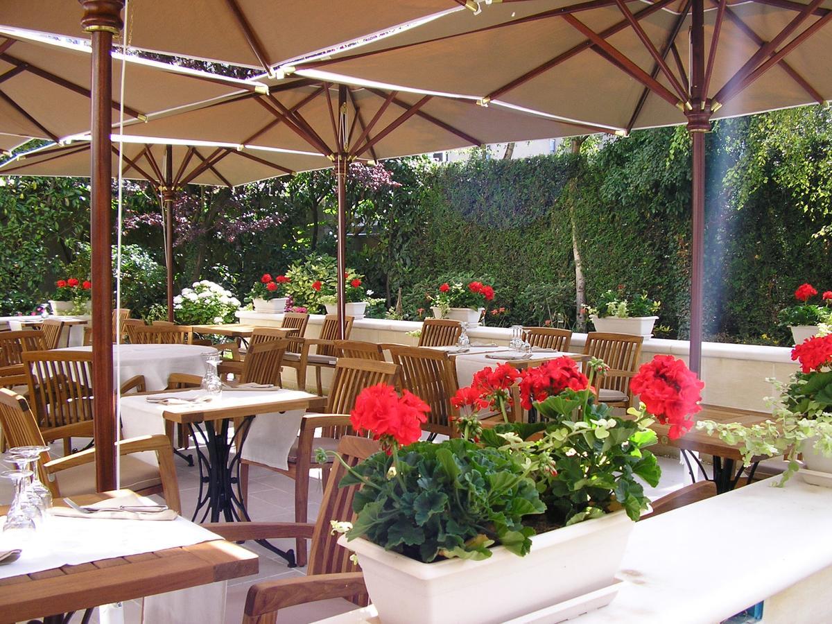 Logis Hotel-Restaurant Les Airelles Neufchâtel-en-Bray Exterior foto
